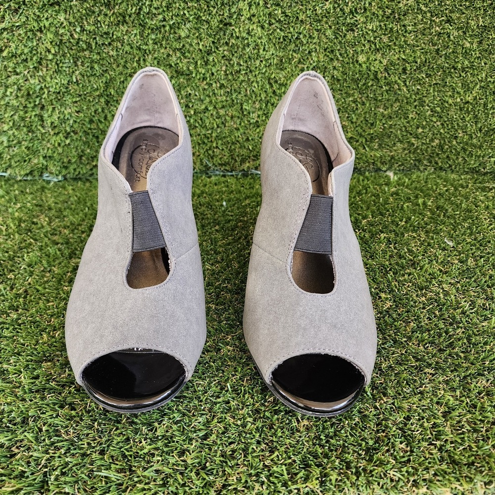 Life Stride Grey Pretty Black heels Nice!! Size 8M